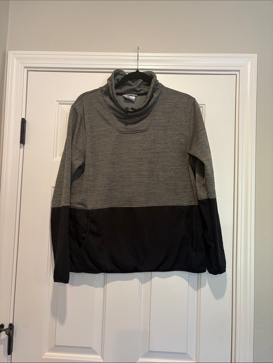 Columbia Tops - Columbia Two-Tone Grey and Black XL women’s
